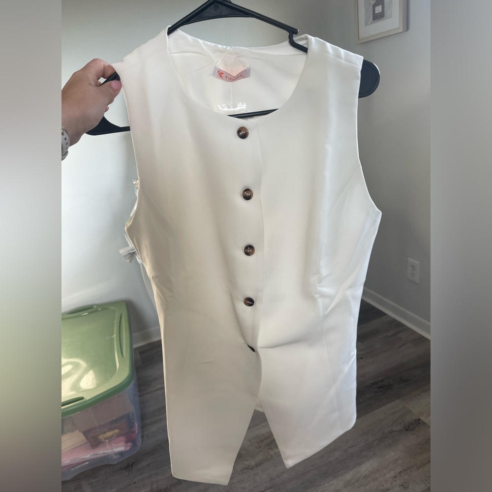 White Sleeveless Button-Up Vest